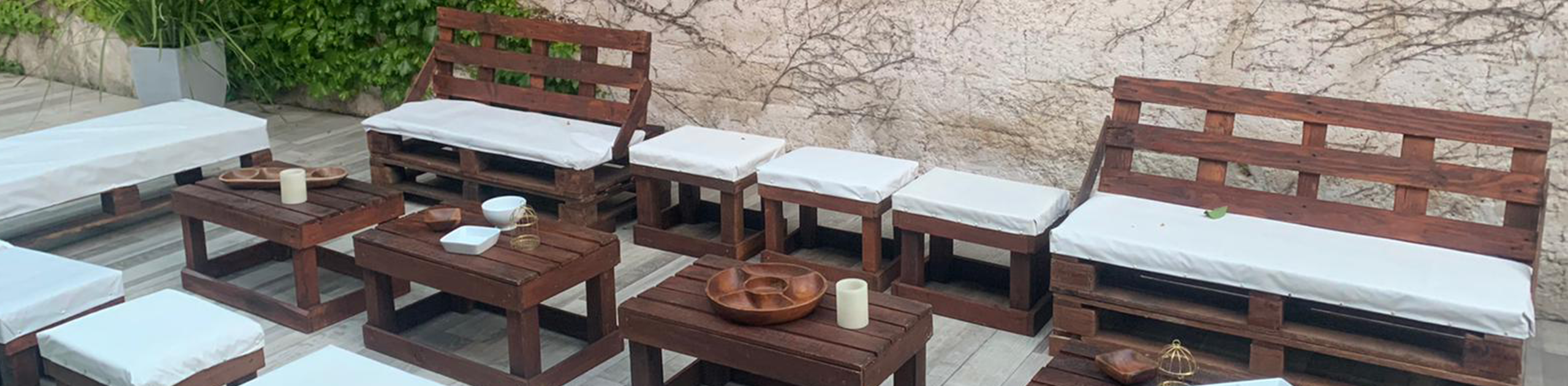 03-palets-and-love-banner-full-2560x630